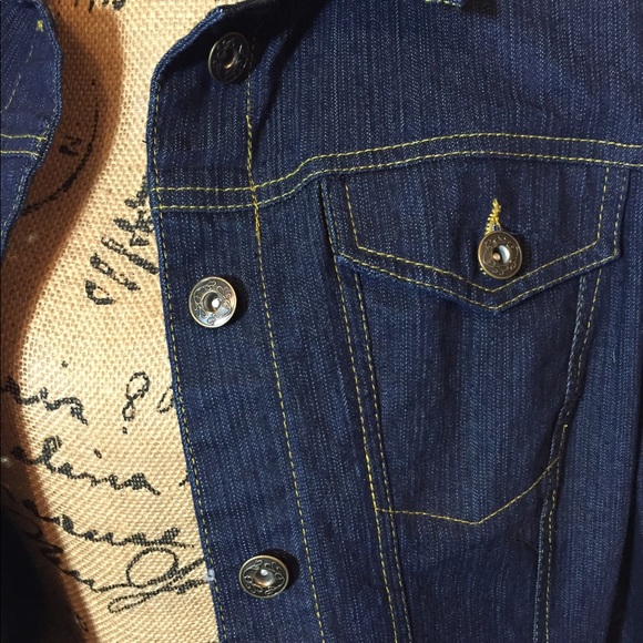 NWT Dark Denim Jean Jacket w/ Detailed Buttons - Picture 3 of 6
